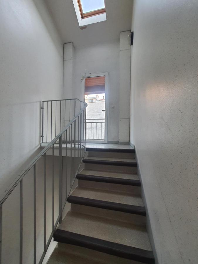 Studio Au Calme Espace Exterieur Parking Gratuit Dans La Rue Grenoble Ngoại thất bức ảnh