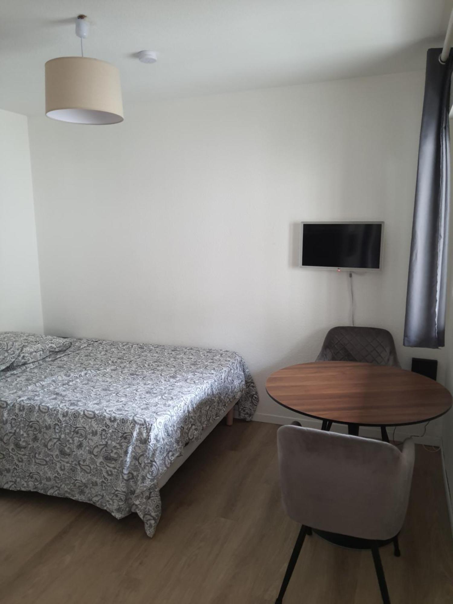 Studio Au Calme Espace Exterieur Parking Gratuit Dans La Rue Grenoble Ngoại thất bức ảnh