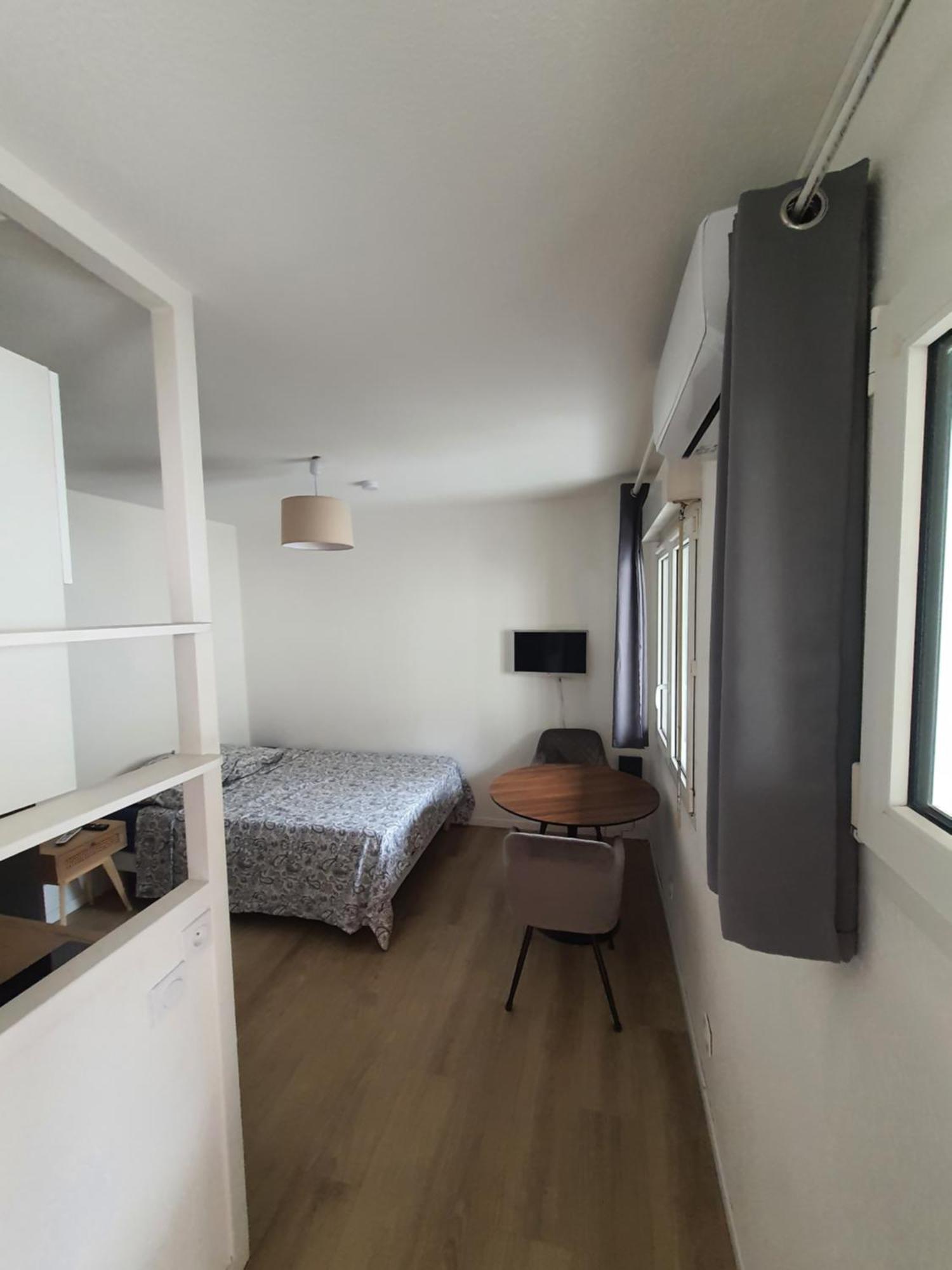 Studio Au Calme Espace Exterieur Parking Gratuit Dans La Rue Grenoble Ngoại thất bức ảnh